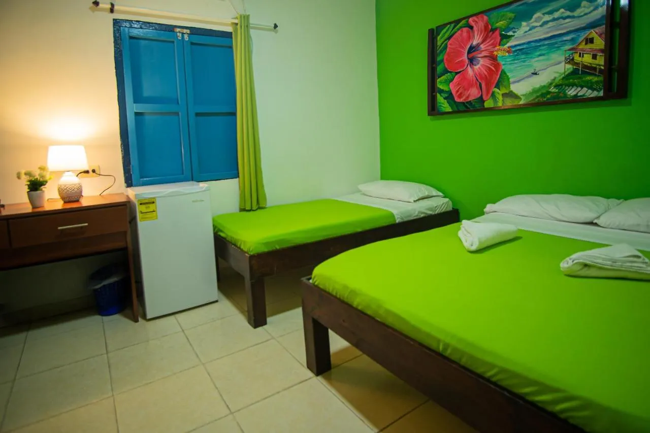 Alojamiento San Martin Hostel San Andres  Colombia